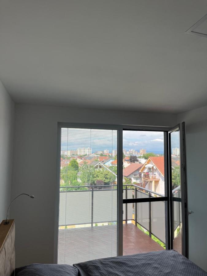 Apartment Sun Lakes - Sever Сенец Екстериор снимка