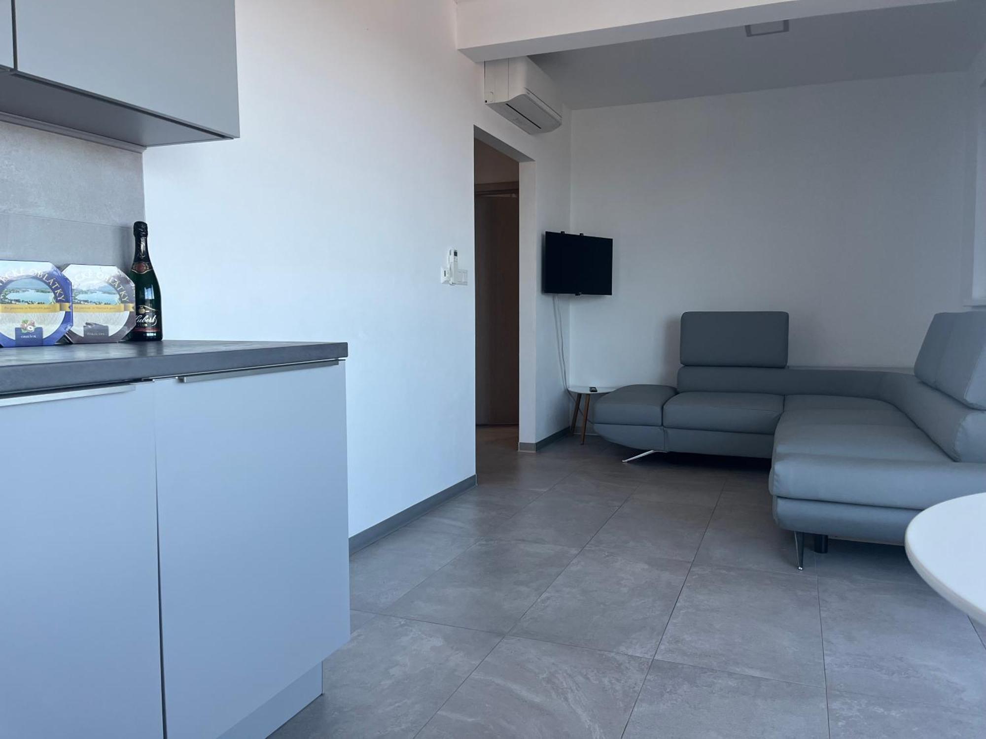 Apartment Sun Lakes - Sever Сенец Екстериор снимка