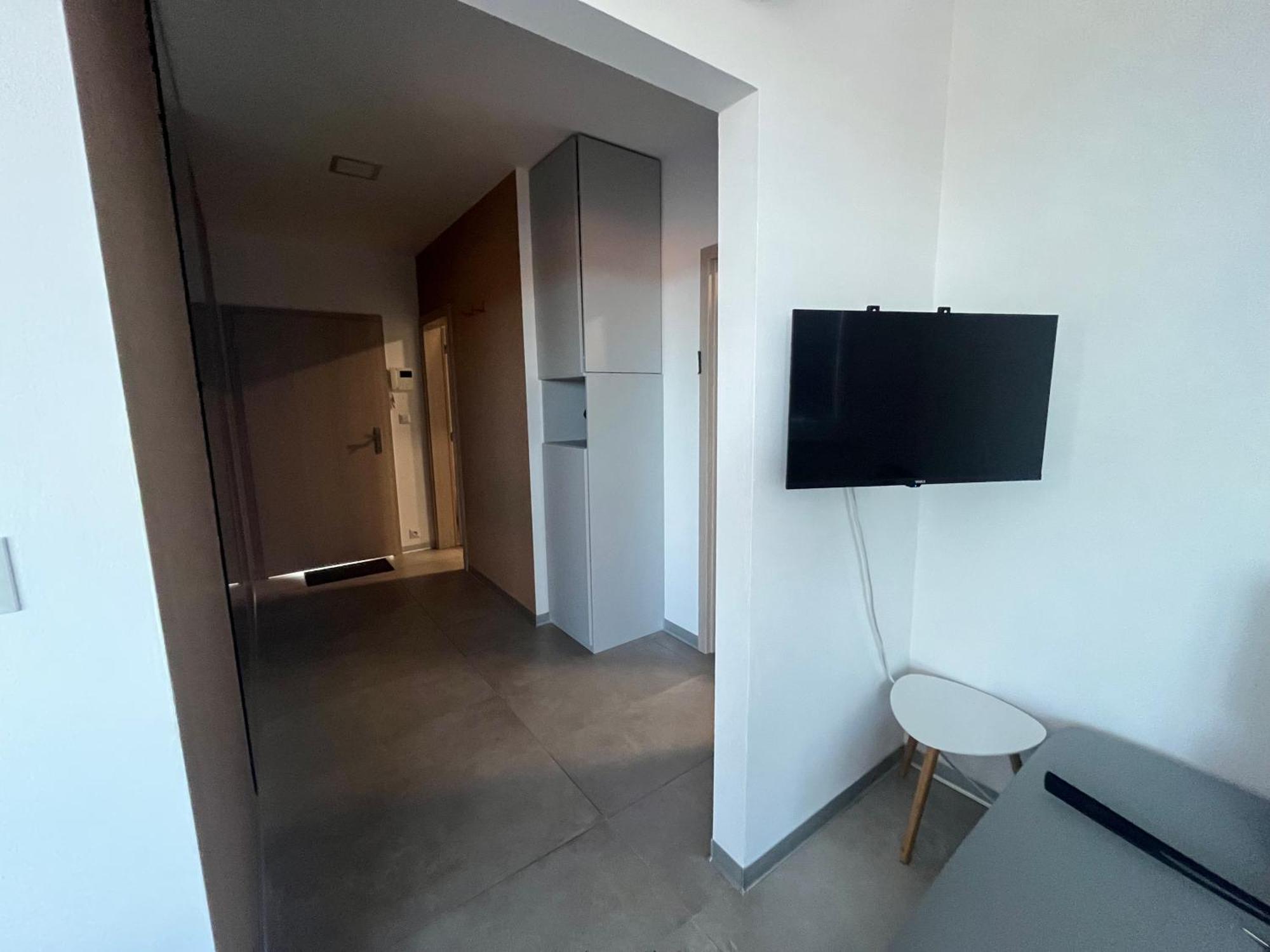 Apartment Sun Lakes - Sever Сенец Екстериор снимка