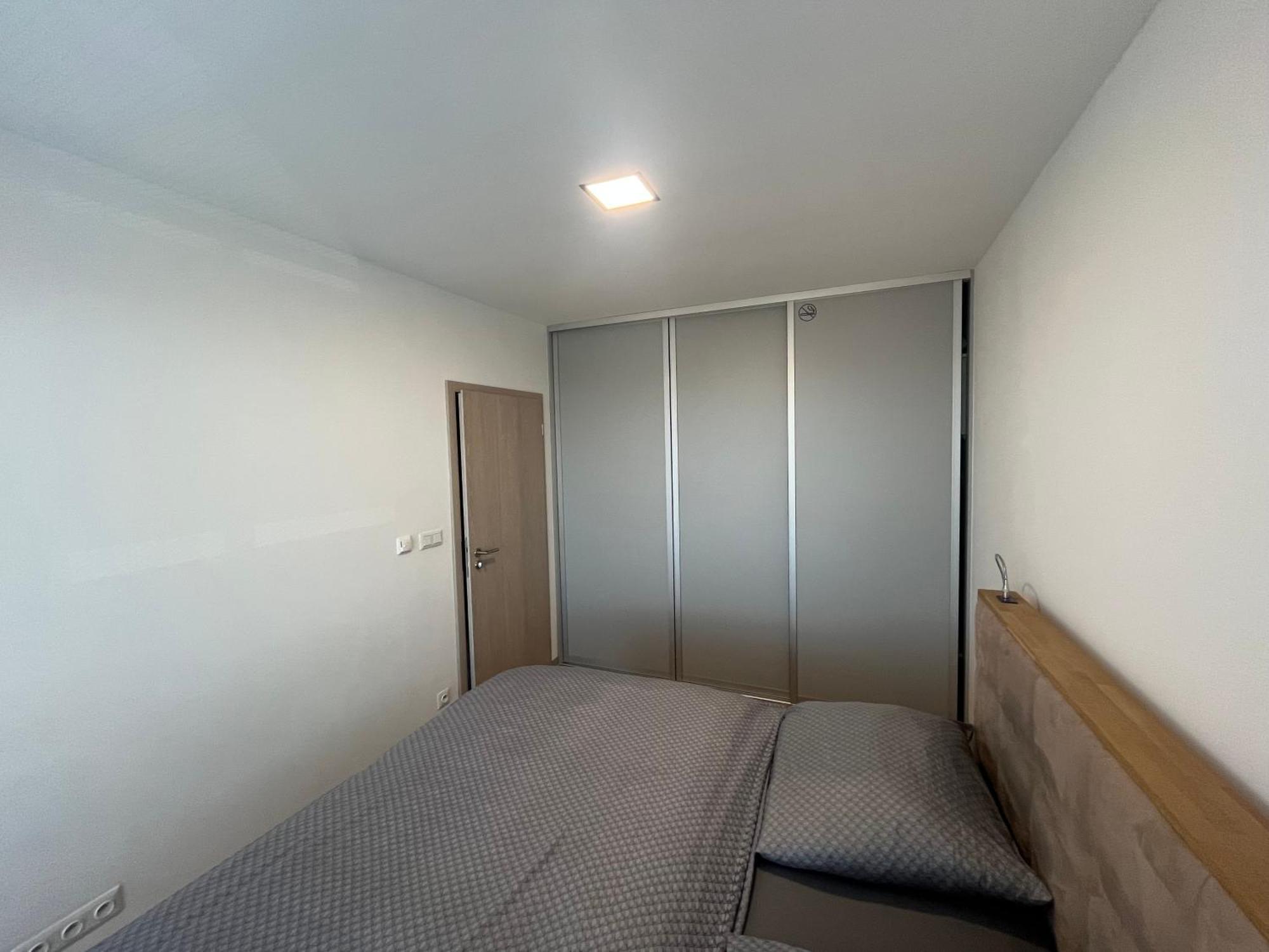 Apartment Sun Lakes - Sever Сенец Екстериор снимка