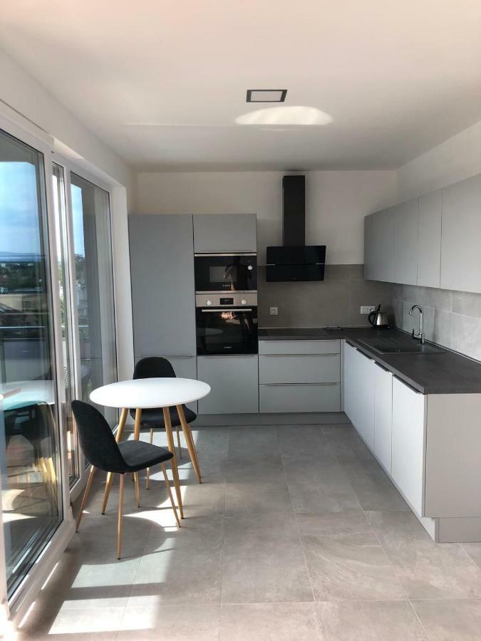 Apartment Sun Lakes - Sever Сенец Екстериор снимка